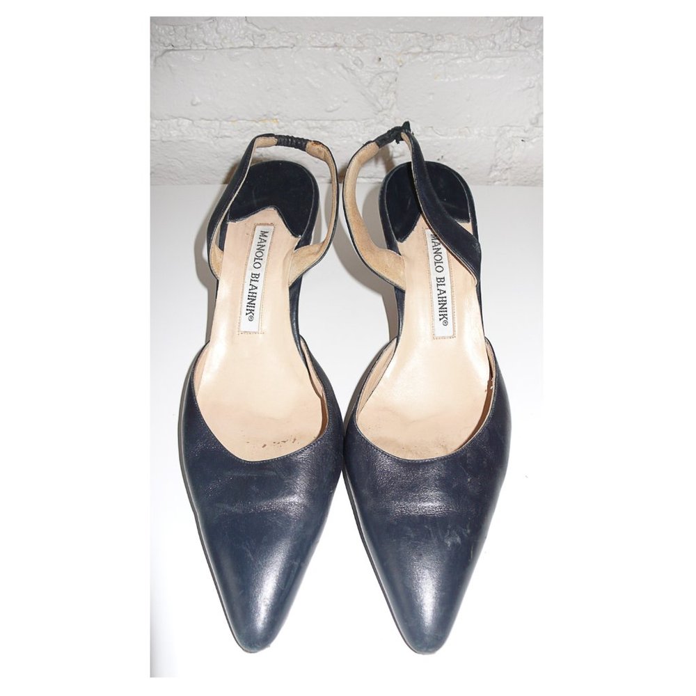Authentic Manolo Blahnik Carolyne Pumps Size 38.5